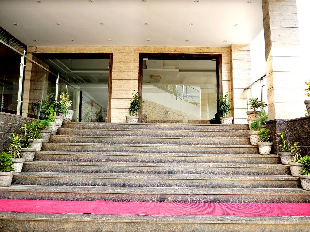 Hotel Trance Ganga Tapovan Exterior photo
