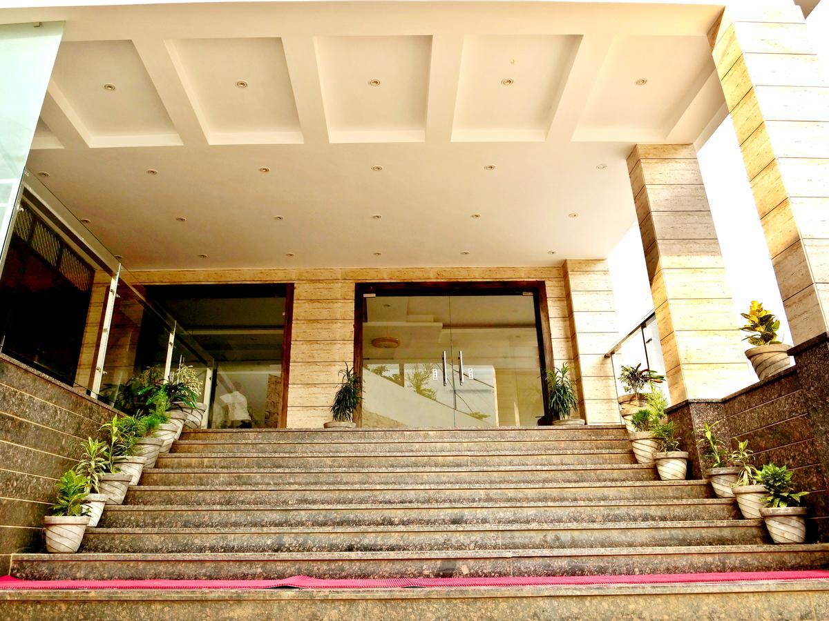 Hotel Trance Ganga Tapovan Exterior photo
